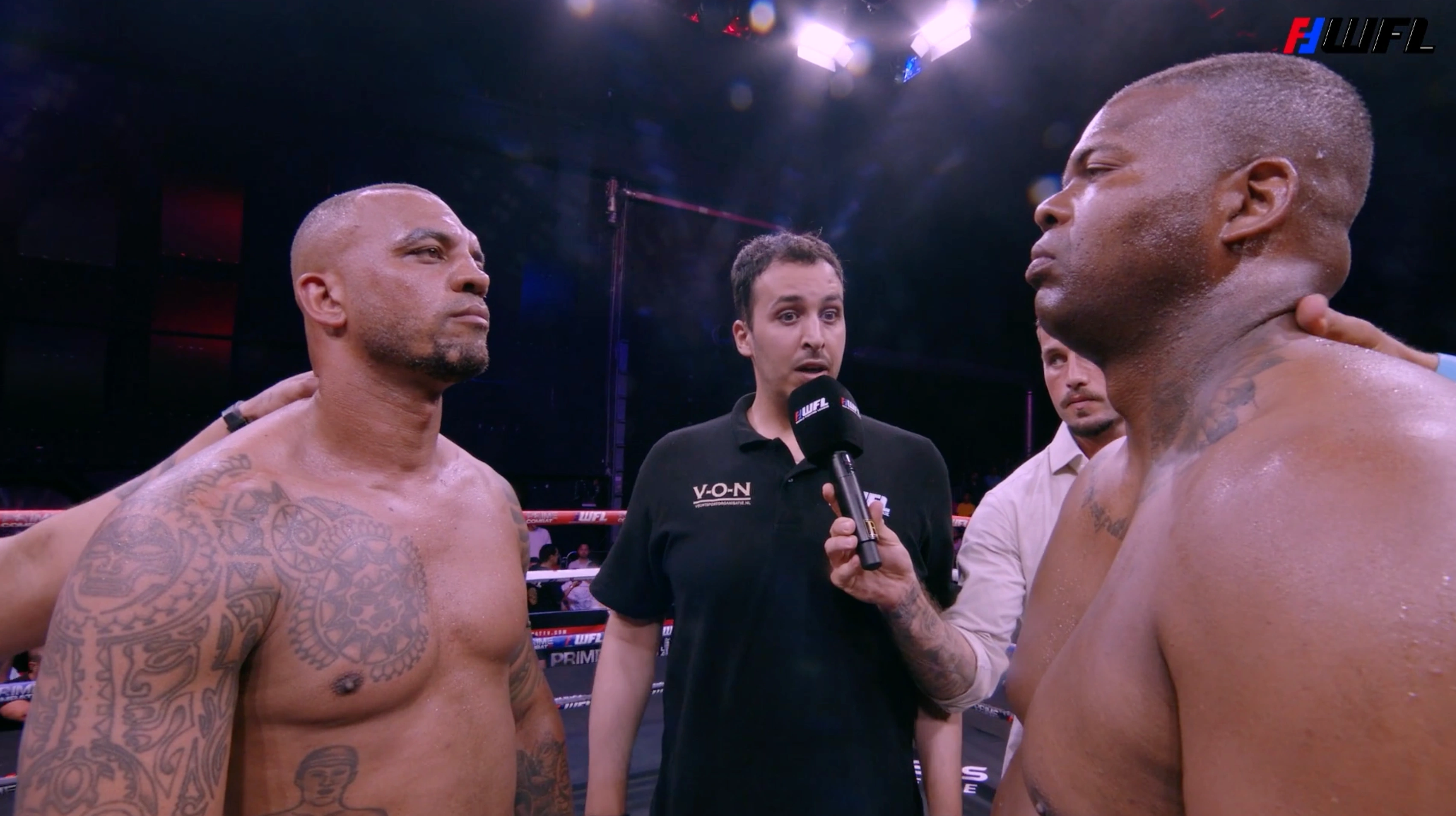 Twee vechters in de ring, uit de wedstrijdbeelden op Prime Combat TV
